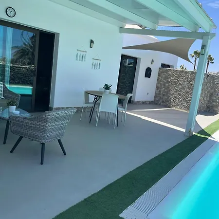Vila Seaside In El Roque *