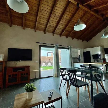 Villa Seaside Retreat: El Roque Oasis With Private Pool *