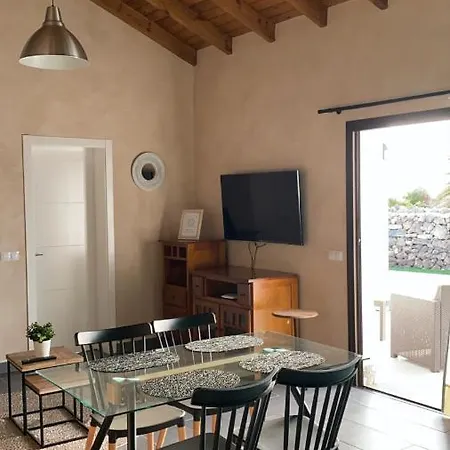 Villa Seaside Retreat: El Roque Oasis With Private Pool *