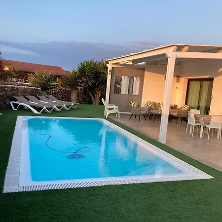 Villa Seaside Retreat: El Roque Oasis With Private Pool El Cotillo (Fuerteventura)