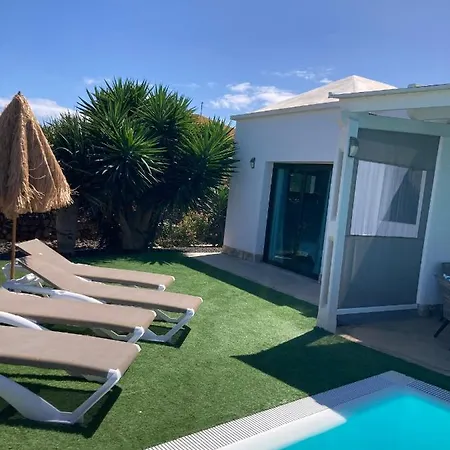 Villa Seaside Retreat: El Roque Oasis With Private Pool