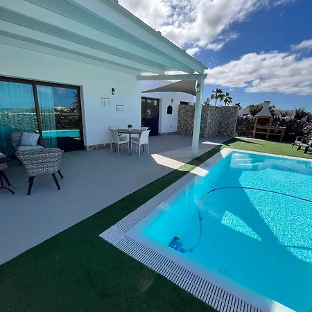 Villa Seaside Retreat: El Roque Oasis With Private Pool *